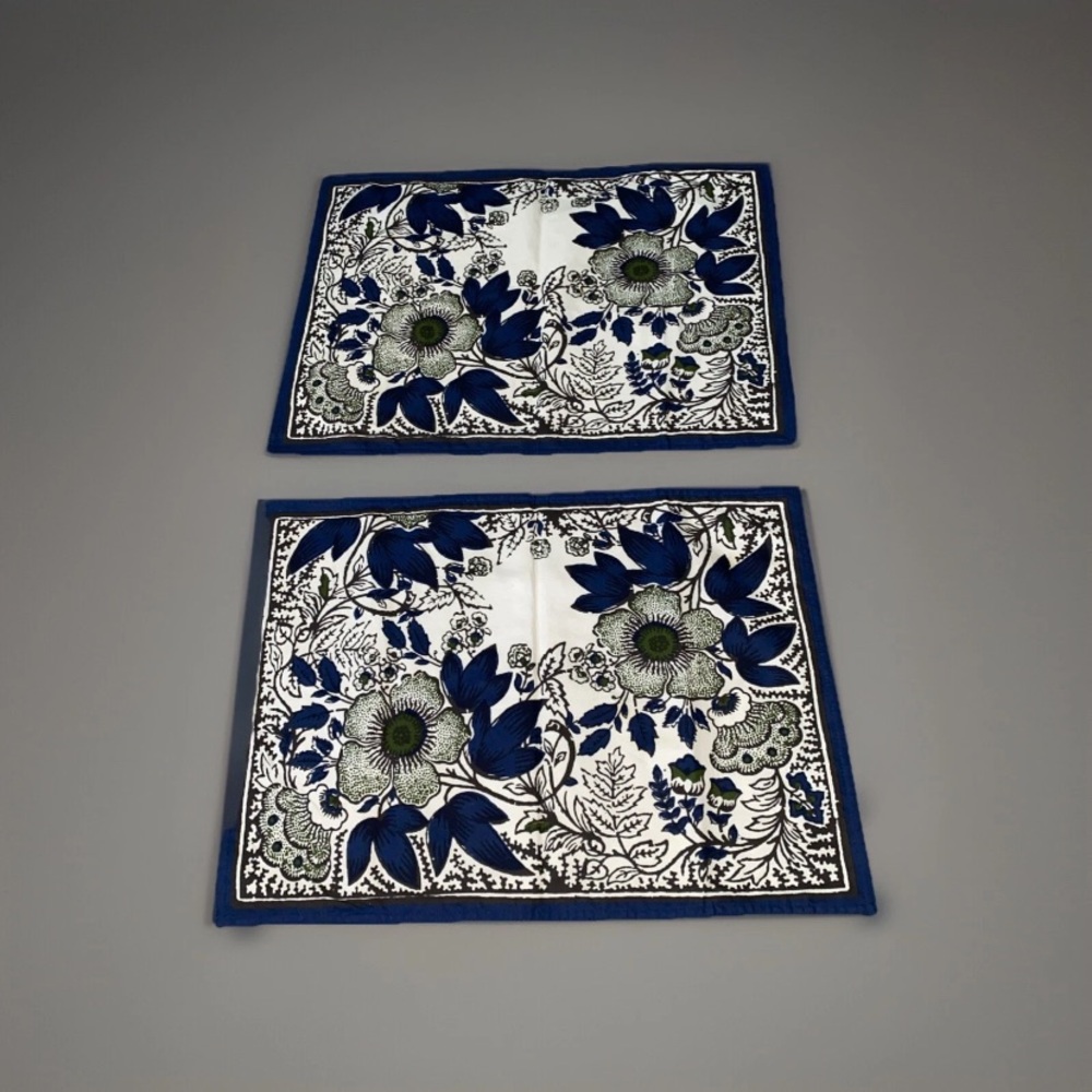Williams Sonoma Navy Blue Cream Floral Placemats Set‎ (2)